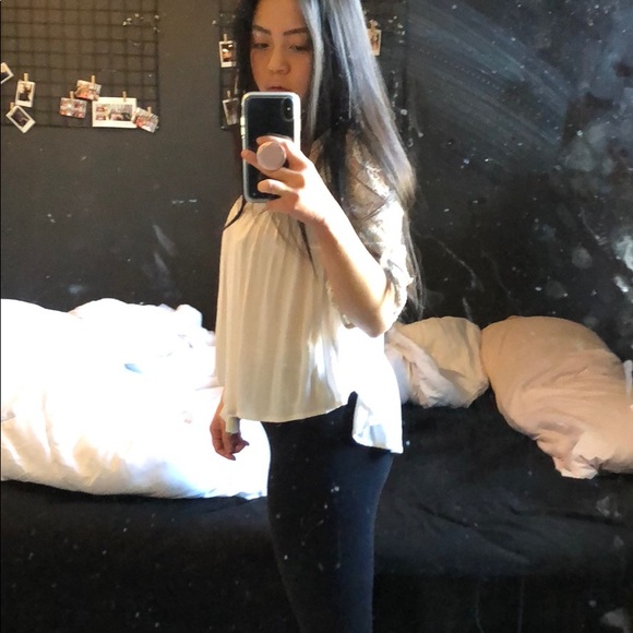 White lace flowy top - Picture 3 of 5